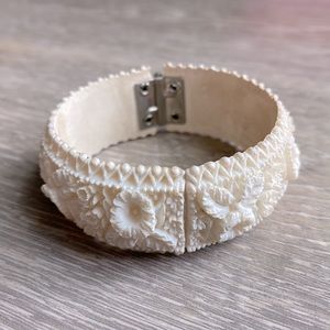 Vintage White/Cream Bracelet w/ Floral Design - Molded Celluloid Hinged Bracelet